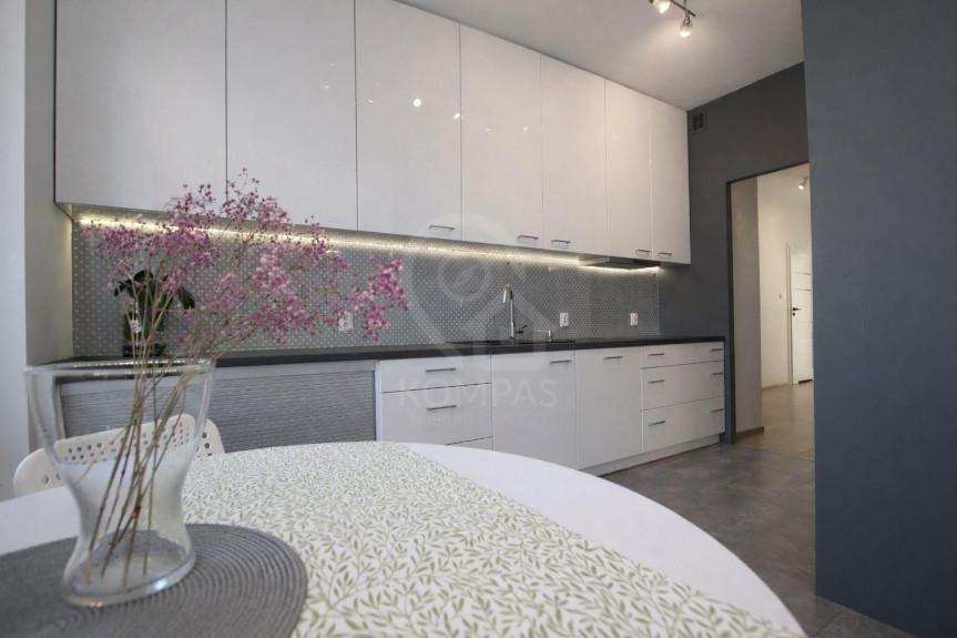 Wrocław, Wrocław-Krzyki, Wojszyce, Klasztorna, Przestronne 3 pok. z 2011 roku z miejscem w garażu