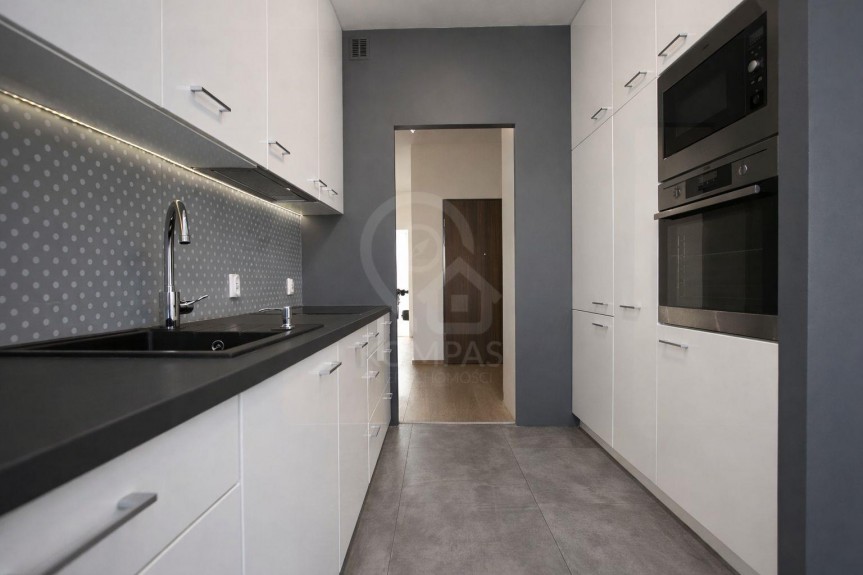 Wrocław, Wrocław-Krzyki, Wojszyce, Klasztorna, Przestronne 3 pok. z 2011 roku z miejscem w garażu