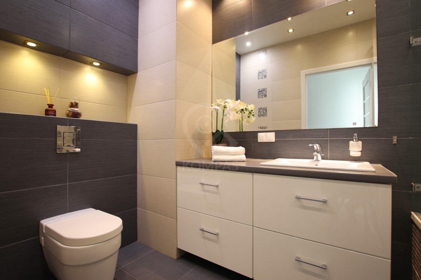 Wrocław, Wrocław-Krzyki, Wojszyce, Klasztorna, Przestronne 3 pok. z 2011 roku z miejscem w garażu