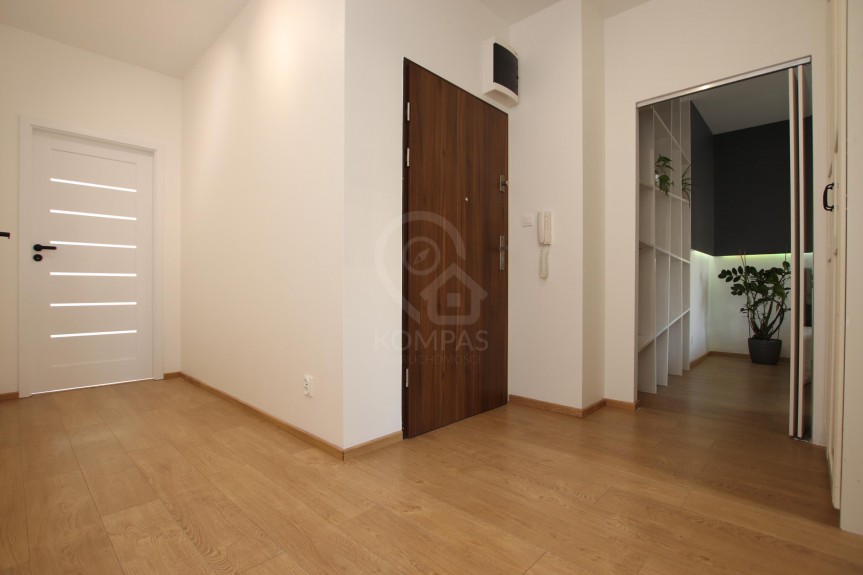 Wrocław, Wrocław-Krzyki, Wojszyce, Klasztorna, Przestronne 3 pok. z 2011 roku z miejscem w garażu