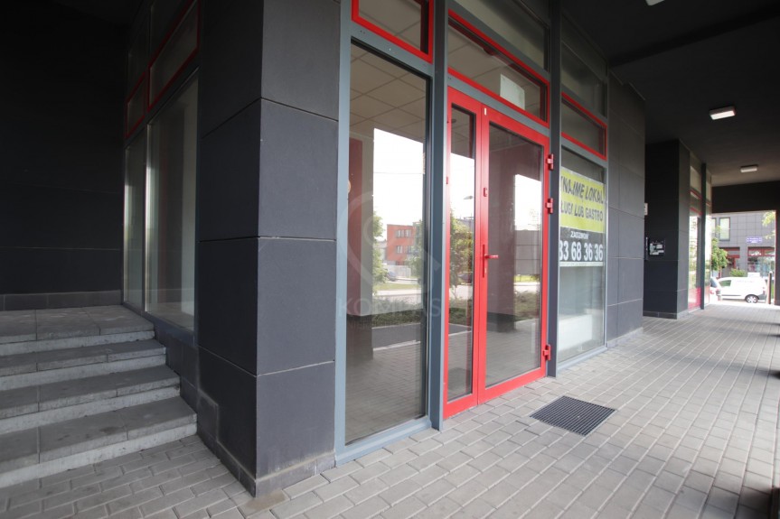 Wrocław, Wrocław-Psie Pole, Lipa Piotrowska, Waniliowa, Lokal z wejściem z ulicy WSZELKIE POZWOLENIA